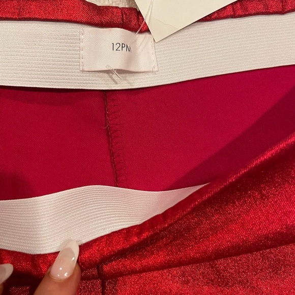 Red Metallic Women’s Shorts Size Large NWT - Picture 3 of 3